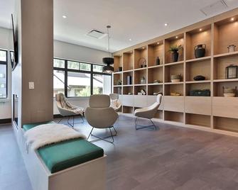 Studio At The Crescent Sleeps 2 to 4 - Rossland - Lounge