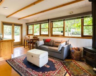 Braeside Mount Macedon Country Retreat Bed and Breakfast - Mount Macedon - Sala de estar