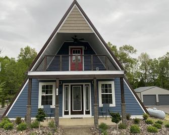 A-Frame of Mind is a perfect cozy getaway in a lakeside community! - Falls of Rough - Edificio
