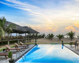 Paper Moon Kudils - Arugam - Pool