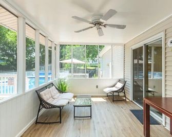 Lrge 5 Br 9 Beds Near DC-Pool, Hot Tub, Gym, Game Rm, Fire Pit - Bowie - Balcony