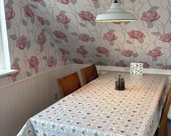 Tante Jannis Sommerpension - Bogense - Sala pranzo