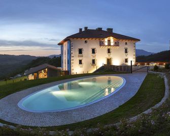 Palacio de Yrisarri by IrriSarri Land - Yanci
