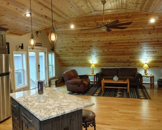 Smokey Mountain couple's retreat - Murphy - Salon