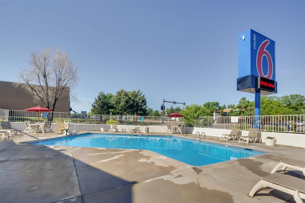 Motel 6 Lakewood. Co - לייקווד - בריכה