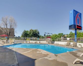 Motel 6 Lakewood, Co - Denver - Lakewood - Basen