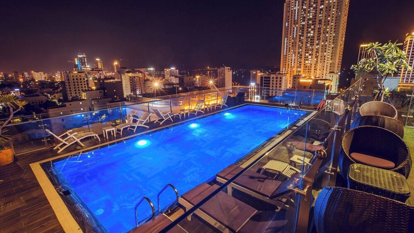 أريا جراند هوتل آند سبا