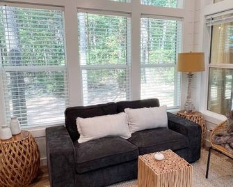Brand New! Eagle's Nest Tiny House - Monteagle - Wohnzimmer