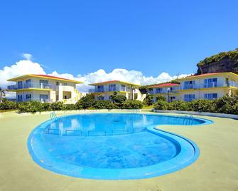 Resort Hotel Bel Paraiso - Nakijin - Pool