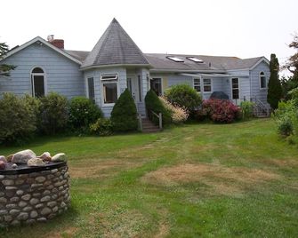 Oceanfront Luxury -Location- Views- Private Island - Year Round - Glen Margaret - Edificio