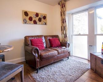 Romneys Apartments & Suites - Kendal - Living room