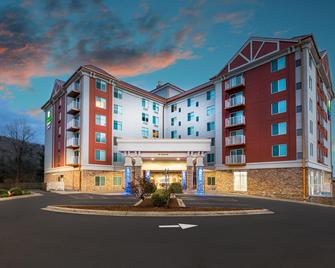 Holiday Inn Express & Suites Asheville Downtown, An IHG Hotel - Asheville - Gebouw
