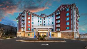 Holiday Inn Express & Suites Asheville Downtown, An IHG Hotel - Asheville - Building