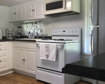House is your House, quiet, nice and cool place, close to the beach & the river - Hudson - Cocina
