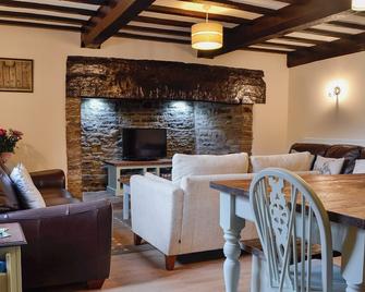 4 bedroom accommodation in Blakeney - Blakeney - Living room