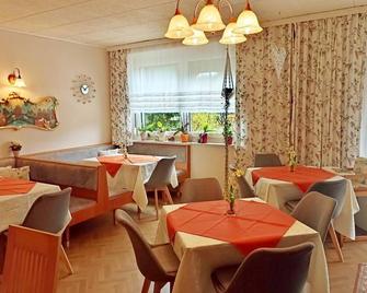 Zweibettzimmer, Dusche, Wc, Nichtraucher - Gästehaus Schiefer - Rothenthurn - Restaurant