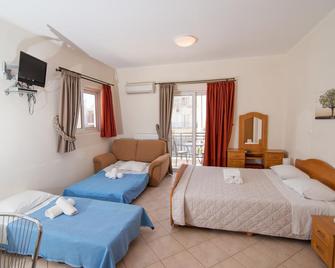 Rooms Nancy - Agios Andreas - Bedroom