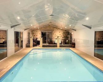 'La Petite Félixière' à 25 min du Puy du Foù, 10 min de Cholet, et 35 min de Nantes - Sèvremoine - Piscine