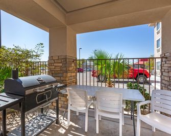 Comfort Inn and Suites Yuma I-8 - Yuma - Balkon