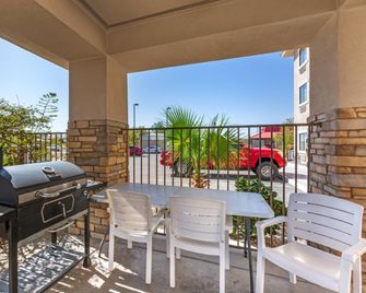 Comfort Inn and Suites Yuma I-8 - יומה - מרפסת