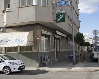 Hotel Jendri - Алмасора