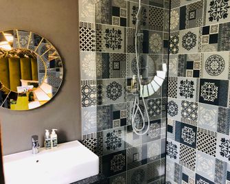 Grafiti Boutique Hotel - Bela-Bela - Ванна кімната