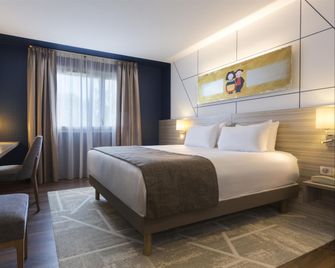 Kyriad Hotel Strasbourg Lingolsheim - Lingolsheim - Schlafzimmer