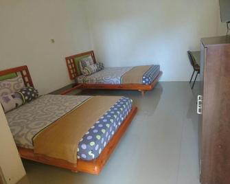 Cerah Hotel - Probolinggo - Bedroom