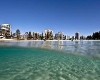 Mavic Court Unit 4 - Coolangatta - Beach