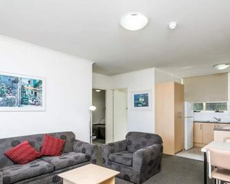 Glenelg Holiday Apartments - Corfu - Glenelg - Living room