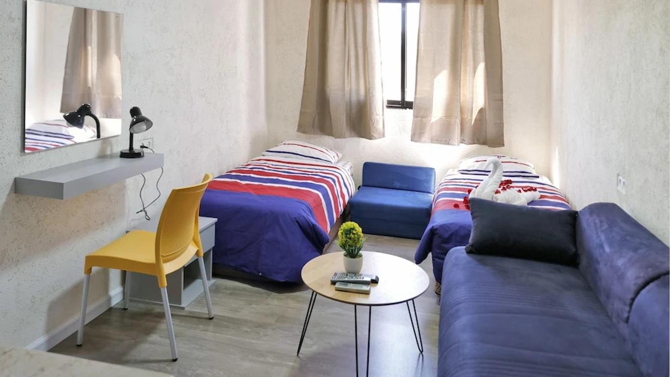 Neve Midbar Motel