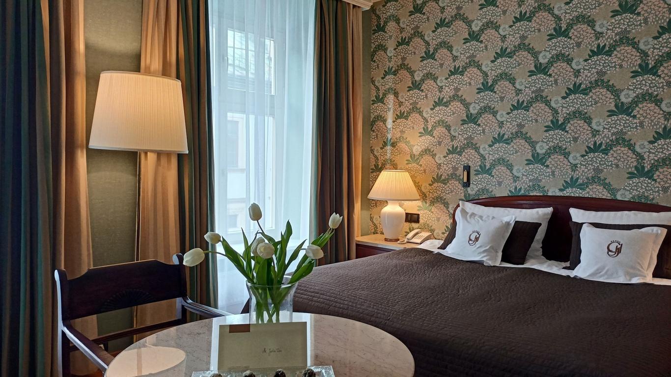 Grand Hotel