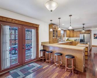 Theater Room, Game Room, Hot Tub, Family/Group Friendly, Private Location - Glenwood Springs - Küche