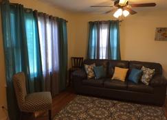 Ideal spot to enjoy the best of Delray. Minutes from the beach and more. - Delray Beach