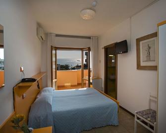 Hotel Esperia - Alba Adriatica - Schlafzimmer