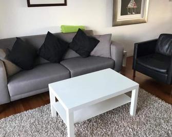 Holiday apartment Andermatt for 4 - 5 persons with 2 bedrooms - Holiday apartment in one or multi-fa - Andermatt - Sala de estar