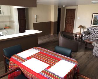 Filatelia Suites & Travel - Quito - Comedor