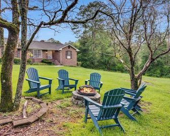 The Secluded 7-Acre Elegant Escape - Conyers - Patio