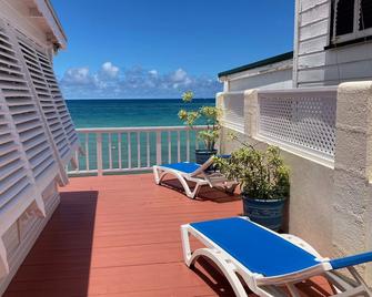 'villa Jarrow',beach Front, Beautiful Victorian Restored Property - Oistins - Balcony