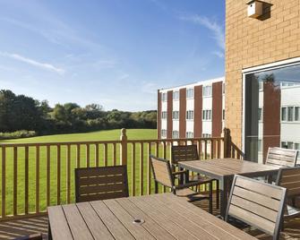 Ramada by Wyndham Milton Keynes - Newport Pagnell - Балкон