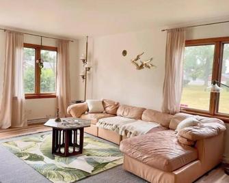 The Gemini - Elkhart - Living room