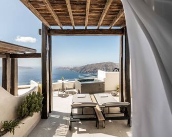 Rocabella Santorini Hotel & Spa - אימרוויגלי - מרפסת