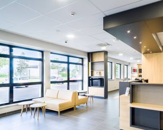 B&B HOTEL Colmar Expo - Colmar - Front desk