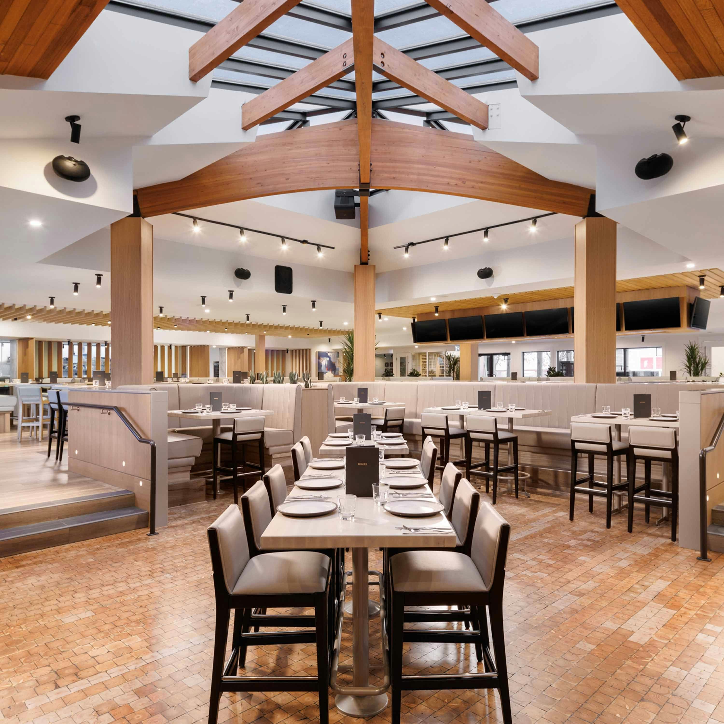 Sandman Hotel & Suites Kelowna - קלונה - מסעדה