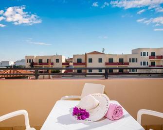 Kambos Village - Agia Marina - Balkon