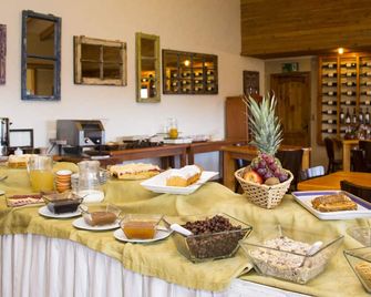 Borde Lago - Puerto Varas - Buffet