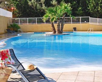 Grand Bleu Vacances Residence Le Galoubet - Farlede - Zwembad