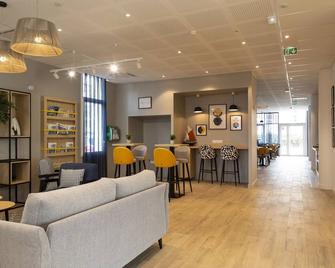 Appart Hotel Odalys City Le Havre Centre Les Docks - Le Havre - Sala de estar