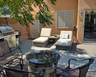 4- bedroom with Pool and Hot Tub - North Las Vegas - Patio