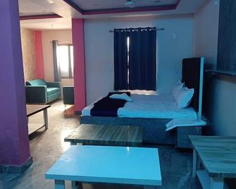 Shri Narayanam Dharamshala - Prayagraj - Bedroom